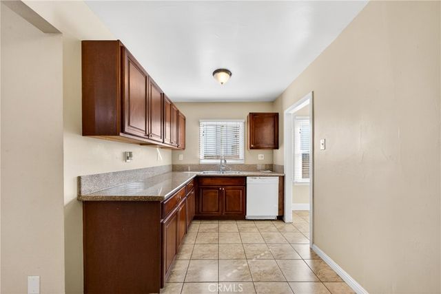 1905 E Palmer, Compton, CA 90221