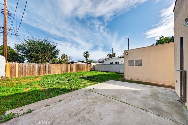 1905 E Palmer, Compton, CA 90221