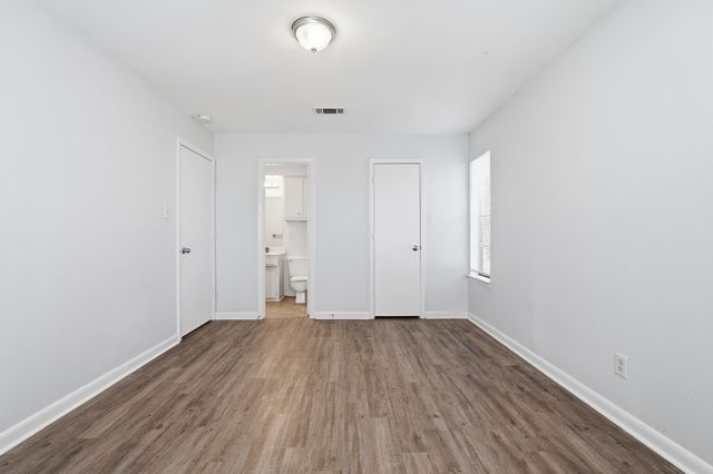 1885 Cliff View Drive, Lewisville, TX 75077