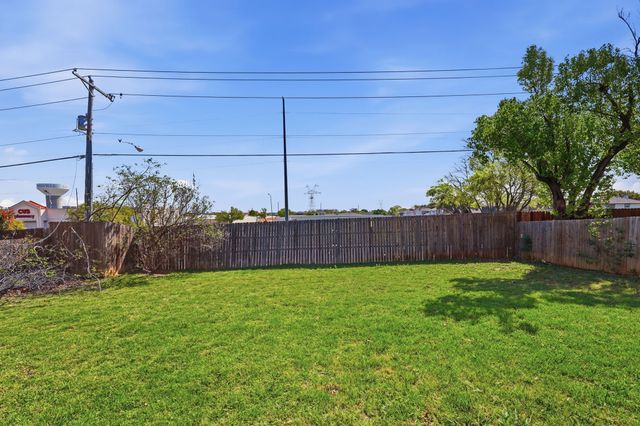 1885 Cliff View Drive, Lewisville, TX 75077