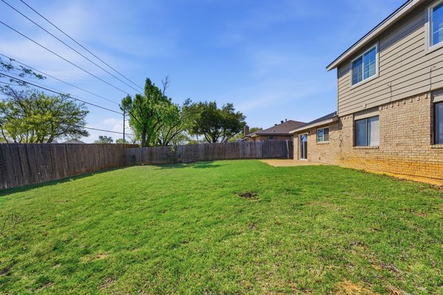 1885 Cliff View Drive, Lewisville, TX 75077