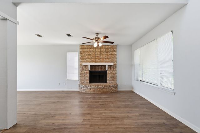 1885 Cliff View Drive, Lewisville, TX 75077