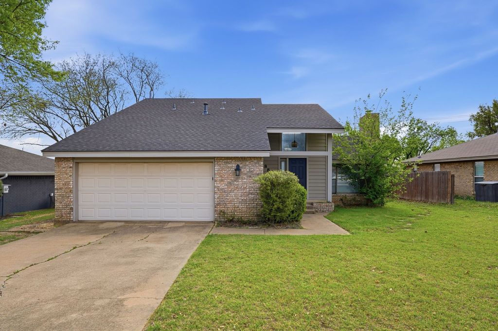 1885 Cliff View Drive, Lewisville, TX 75077