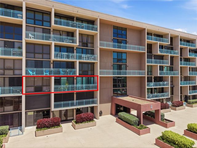 1 KEY CAPRI 306E, Treasure Island, FL 33706