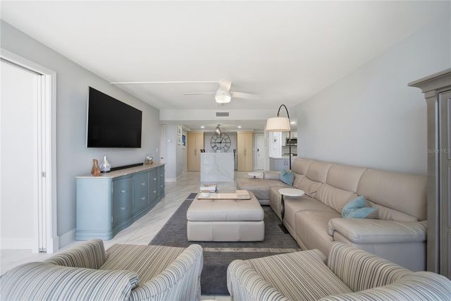 1 KEY CAPRI 306E, Treasure Island, FL 33706