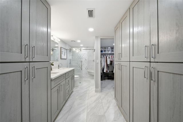 1 KEY CAPRI 306E, Treasure Island, FL 33706