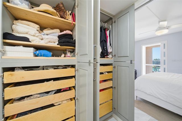 1 KEY CAPRI 306E, Treasure Island, FL 33706