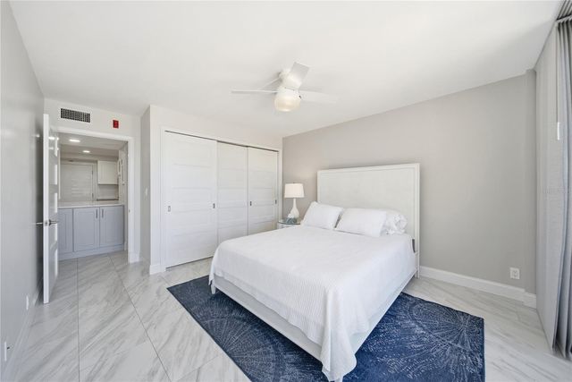 1 KEY CAPRI 306E, Treasure Island, FL 33706