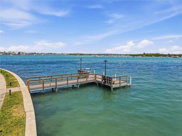 1 KEY CAPRI 306E, Treasure Island, FL 33706