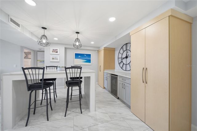 1 KEY CAPRI 306E, Treasure Island, FL 33706