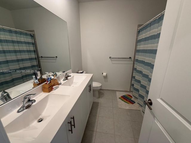 10072 SW 231st Ln, Miami, FL 33190