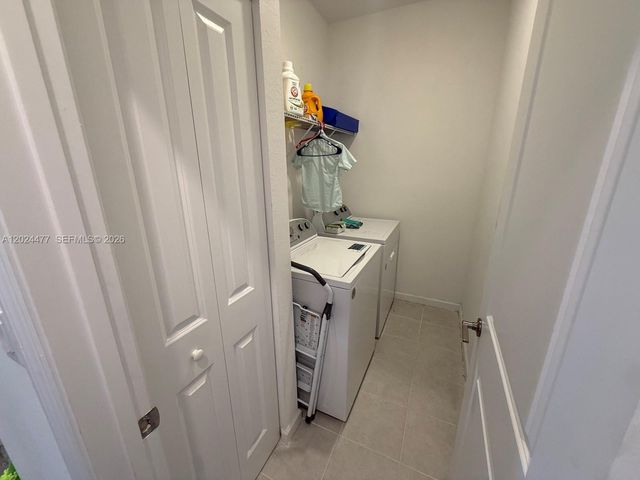 10072 SW 231st Ln, Miami, FL 33190
