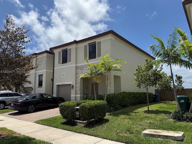 10072 SW 231st Ln, Miami, FL 33190