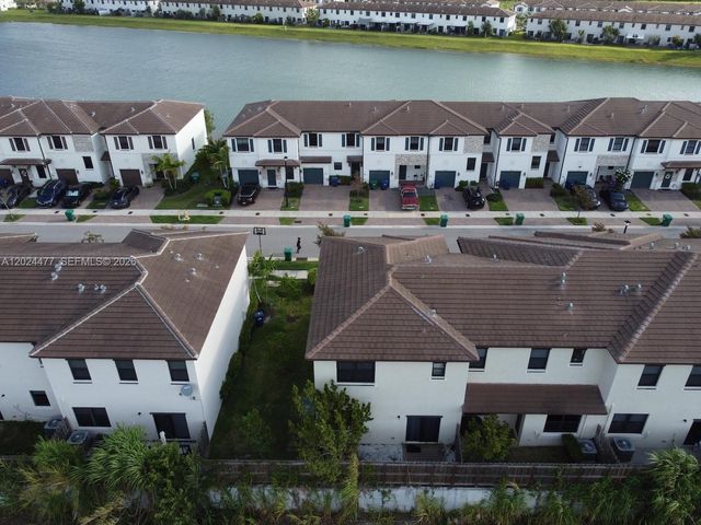 10072 SW 231st Ln, Miami, FL 33190