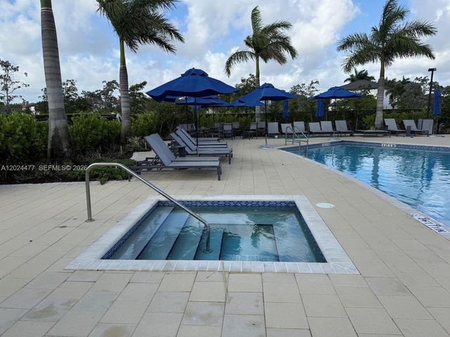 10072 SW 231st Ln, Miami, FL 33190
