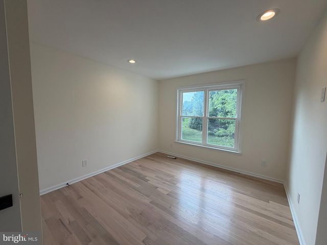 8094 PAPER BIRCH DR, Lorton, VA 22079