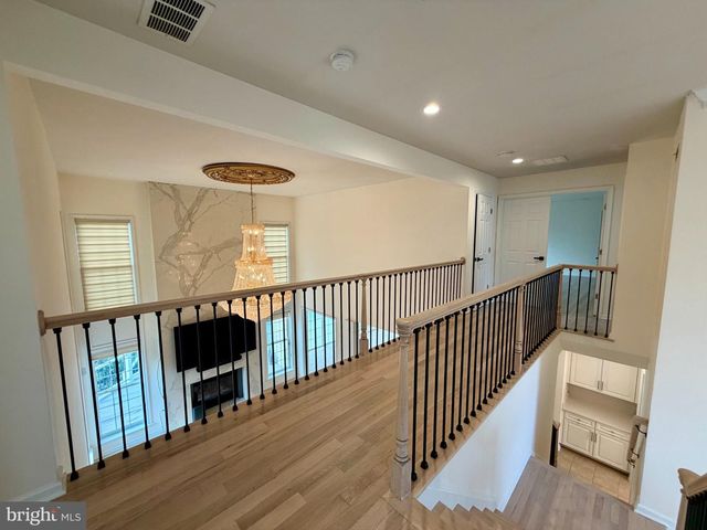 8094 PAPER BIRCH DR, Lorton, VA 22079