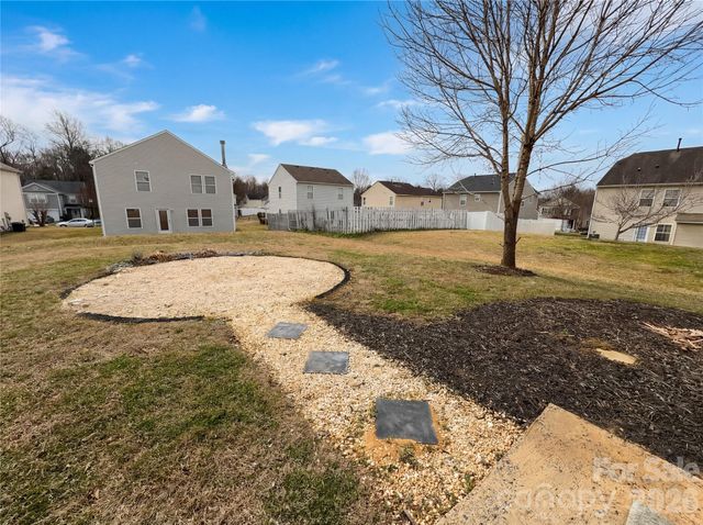 1911 Almond Hills Drive, Charlotte, NC 28262