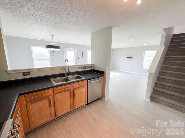 1911 Almond Hills Drive, Charlotte, NC 28262