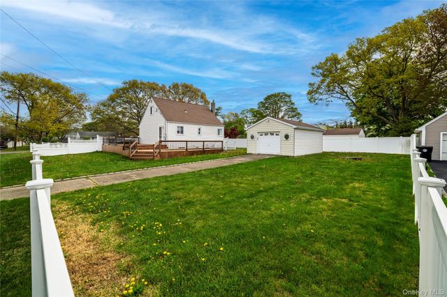 532 Rockaway Street, West Islip, NY 11795