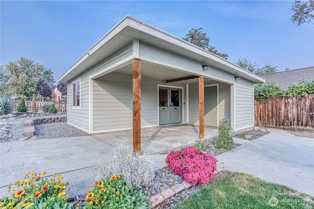 512 4th Street, Wenatchee, WA 98801