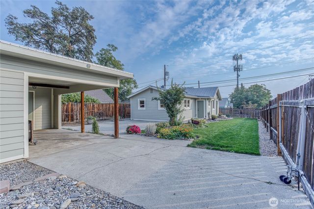 512 4th Street, Wenatchee, WA 98801