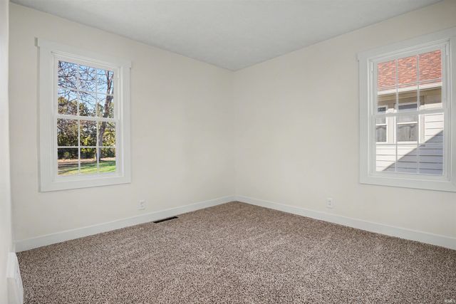 1316 E Beardsley Avenue, Elkhart, IN 46514