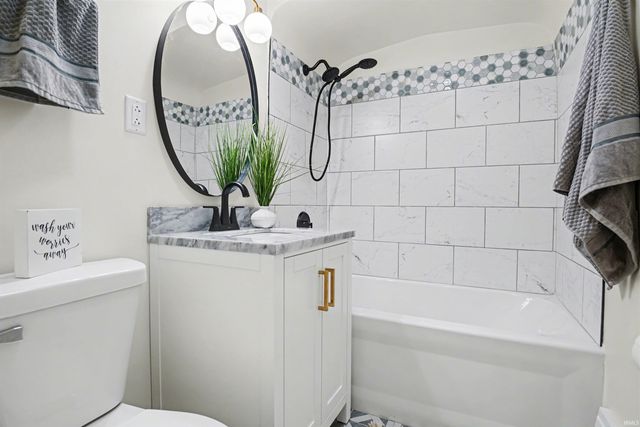 1316 E Beardsley Avenue, Elkhart, IN 46514