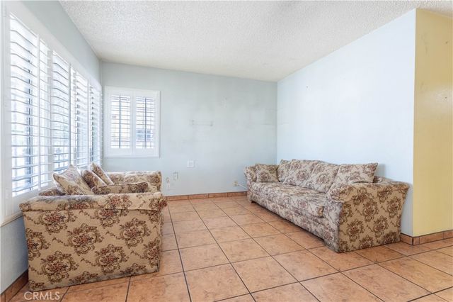 448 Fermoore, San Fernando, CA 91340