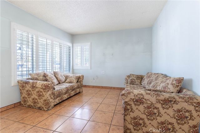 448 Fermoore, San Fernando, CA 91340