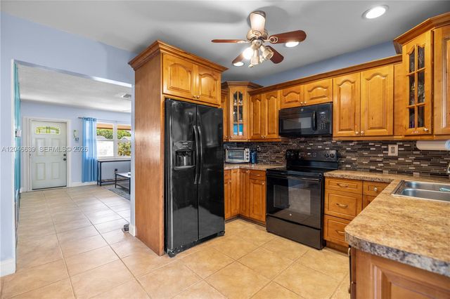 6870 Pershing Street, Hollywood, FL 33024