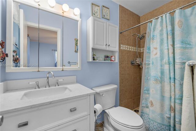 6870 Pershing Street, Hollywood, FL 33024
