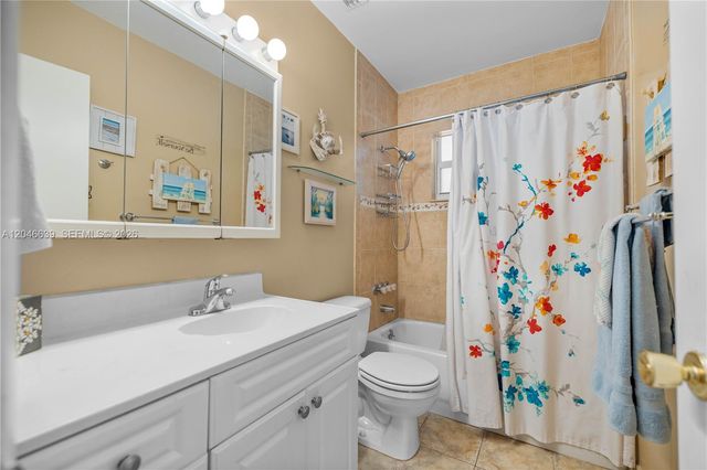 6870 Pershing Street, Hollywood, FL 33024