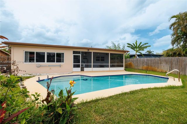 6870 Pershing Street, Hollywood, FL 33024