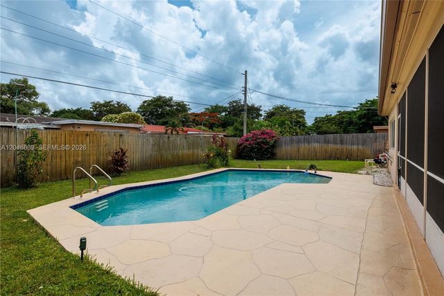 6870 Pershing Street, Hollywood, FL 33024