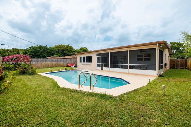 6870 Pershing Street, Hollywood, FL 33024