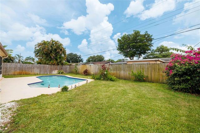 6870 Pershing Street, Hollywood, FL 33024