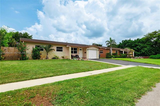 6870 Pershing Street, Hollywood, FL 33024