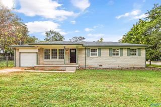 3959 Tanglebush Lane NW, Huntsville, AL 35810