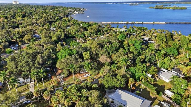 228 Delray AVE, Fort Myers, FL 33905