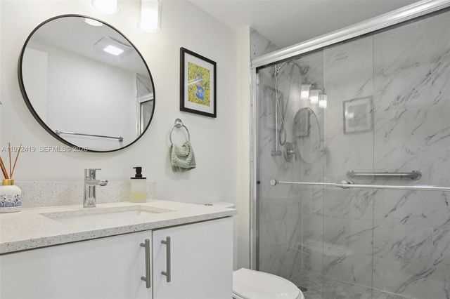 3101 N Country Club Dr 102, Aventura, FL 33180