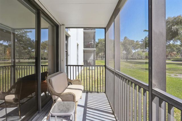 3101 N Country Club Dr 102, Aventura, FL 33180