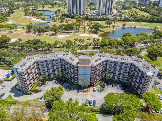 3101 N Country Club Dr 102, Aventura, FL 33180