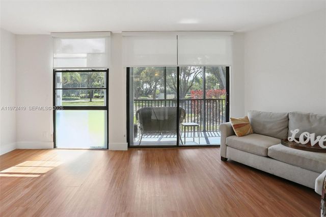 3101 N Country Club Dr 102, Aventura, FL 33180