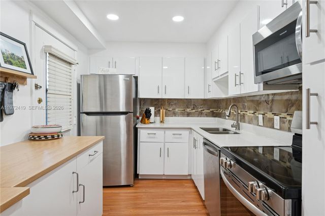 3101 N Country Club Dr 102, Aventura, FL 33180