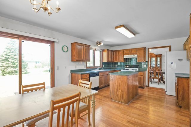 46325 Glen Eagle Drive, Utica, MI 48315