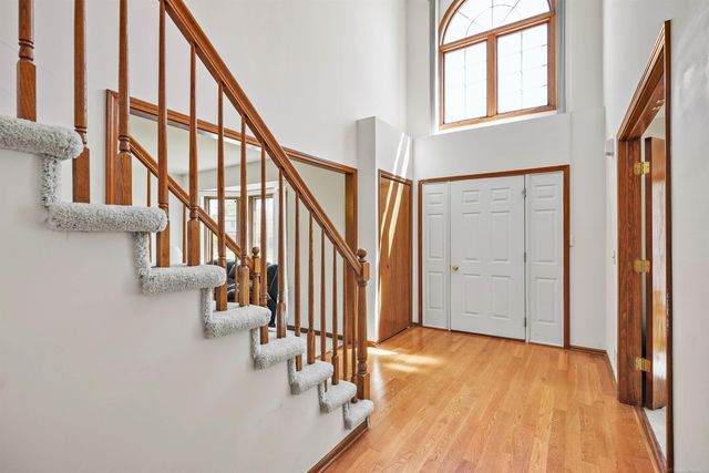 46325 Glen Eagle Drive, Utica, MI 48315