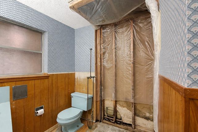 5604 Highway 105, Hull, TX 77564