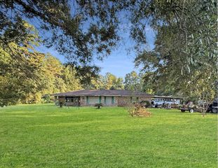 5604 Highway 105, Hull, TX 77564