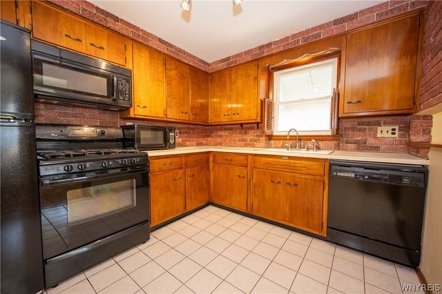 200 Margaret Road, Amherst, NY 14226